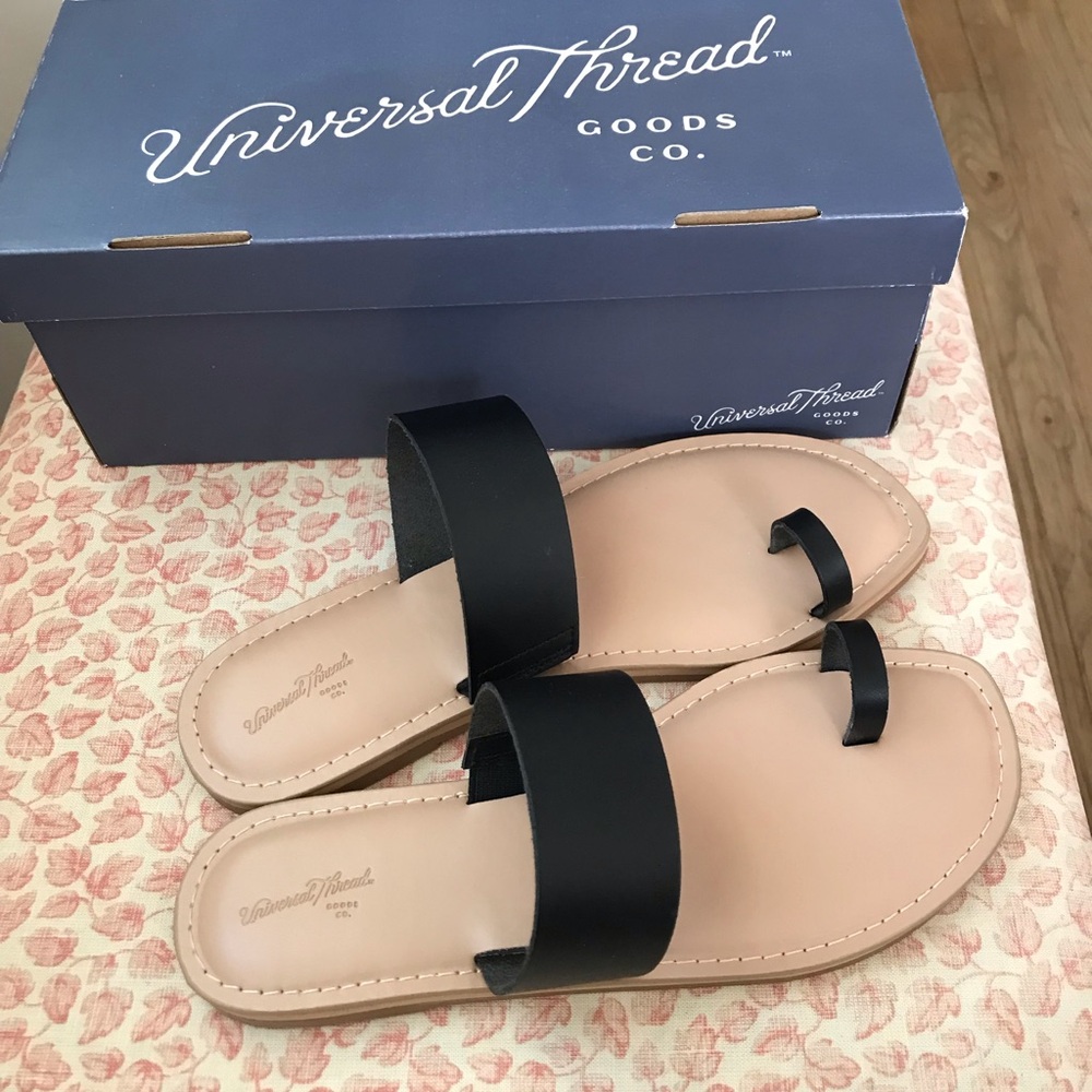 Universal Thread Black Two-Strap Toe Ring Slide Sandals - Picture 2 of 2